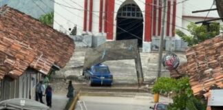 Conductor arrolla a adulta mayor y mulas en Olintla; ella está delicada