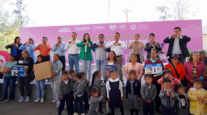 Entregan en Texmelucan equipamiento para niñez y adultos mayores