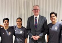 Australia concede asilo a cinco futbolistas de selección de Irán