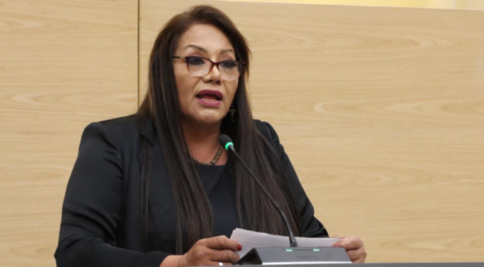 Cinthya Chumacero encabeza mesa de trabajo con comunidad LGBTIQ+