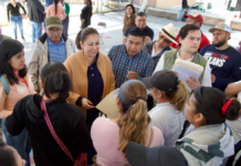 Laura Artemisa escucha peticiones de San Baltazar Tetela