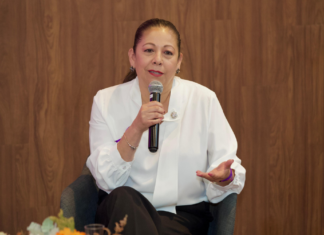 Laura Artemisa llama a romper las barreras entre mujeres