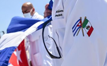 México continuará acuerdo con médicos cubanos