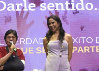 Paola Rojas llama a estudiantes BUAP a construir liderazgos con propósito