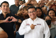 Pável Gaspar sostiene diálogo ciudadano en Acatlán de Osorio