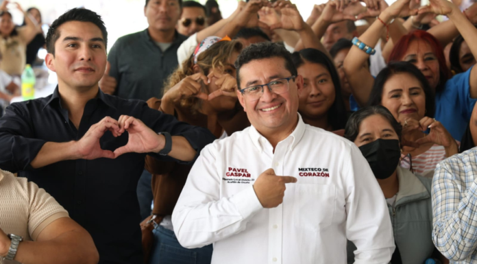 Pável Gaspar sostiene diálogo ciudadano en Acatlán de Osorio