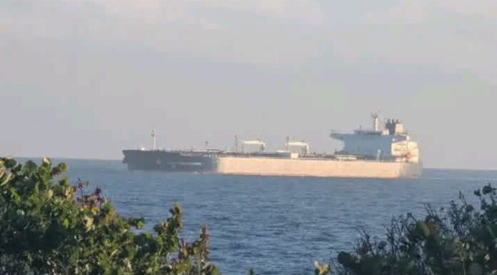 Buque ruso con 730 mil barriles de petróleo llega a Cuba