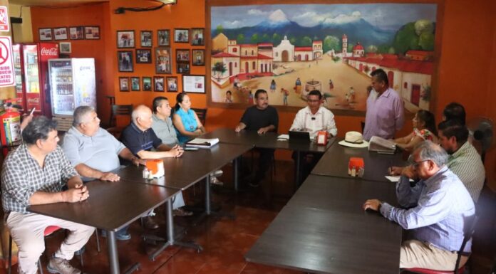 Pável Gaspar se reúne con CANACO Izúcar para escuchar necesidades