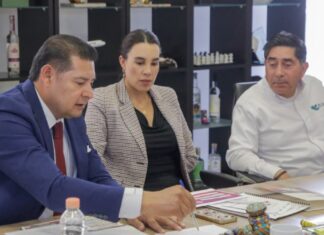 Armenta encabeza reunión para modernizar el Aeropuerto Hermanos Serdán