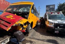 Choque de Ruta 10 deja lesionados en 24 sur; atropelló a peatones