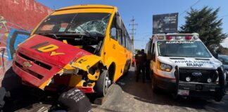 Choque de Ruta 10 deja lesionados en 24 sur; atropelló a peatones