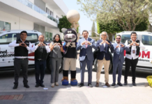 Gobierno de Puebla entrega equipos digitales y camionetas a SICOM