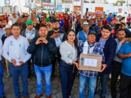 Tonantzin Fernández entrega biofertilizantes en San Gregorio Zacapechpan