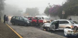 Dos personas resultan lesionadas tras choque en Chignautla