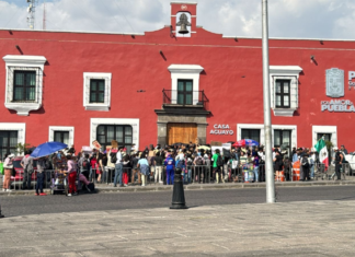 Agreden al subsecretario de Gobernación durante protesta en Casa Aguayo