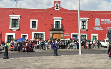 Agreden al subsecretario de Gobernación durante protesta en Casa Aguayo
