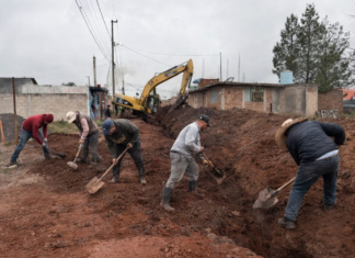 Rehabilitan red de alcantarillado en calle de Cuacoyunga 1.ª sección