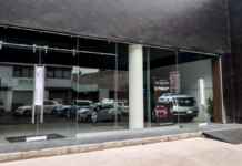 Catean concesionaria de autos por presunto fraude en Prados de Agua Azul