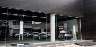 Catean concesionaria de autos por presunto fraude en Prados de Agua Azul