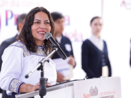 Lupita Cuautle reconoce a estudiantes destacados de bachillerato