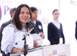 Lupita Cuautle reconoce a estudiantes destacados de bachillerato