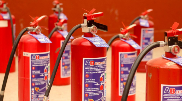 Zacatlán dota de extintores a comedores escolares y refugios
