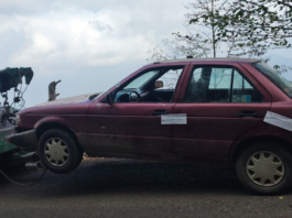 Hallan a hombre sin vida dentro de su vehículo en Tlaola
