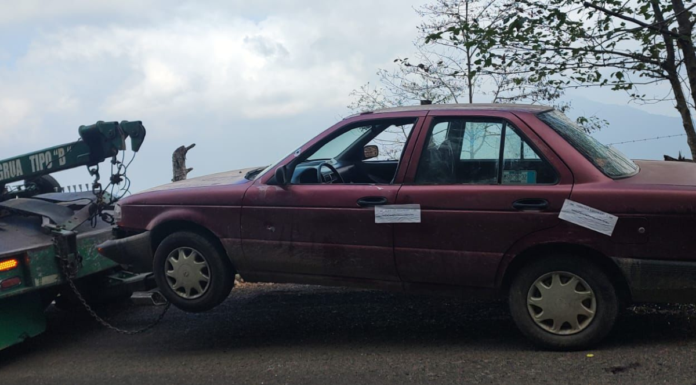 Hallan a hombre sin vida dentro de su vehículo en Tlaola