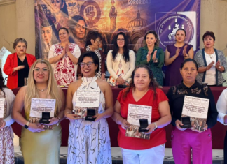 Reconocen trayectoria de docentes poblanas con el Premio Estatal 2026