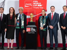Presentan trofeo de la Copa del Mundo en “La Mañanera del Pueblo”