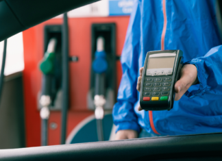 México busca eliminar el efectivo en gasolineras y casetas