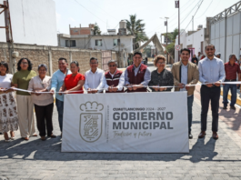 Omar Muñoz entrega obra de pavimentación en Privada Santa Bárbara