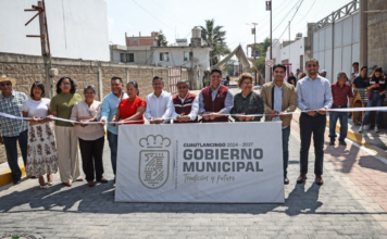 Omar Muñoz entrega obra de pavimentación en Privada Santa Bárbara