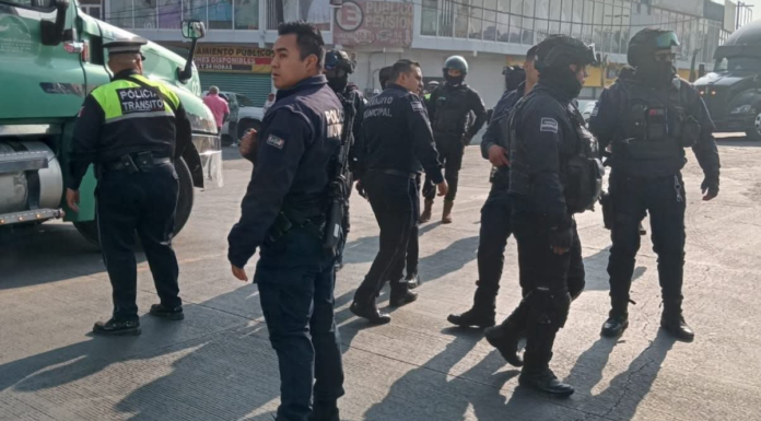 Riña entre transportistas y Tránsito genera tensión en Texmelucan