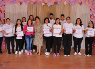 Tere Alfaro preside clausura de talleres del DIF Cuautlancingo
