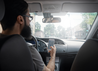 Uber y taxistas sellan colaboración tras años de disputa en México