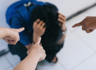 Burlas, acoso y discriminación marcan violencia escolar en Puebla