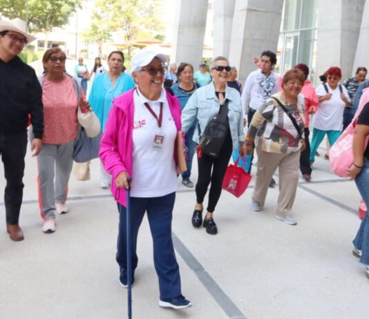 Realiza DIF Puebla capital encuentro entre adultos mayores y universitarios