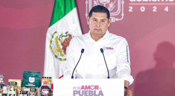 Armenta pide renuncia a servidores con aspiraciones rumbo a 2027