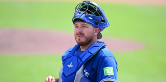 Alejandro Kirk, mexicano en Blue Jays, será operado por fractura