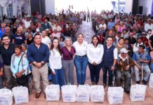 Lupita Cuautle realiza primera entrega de apoyos alimentarios 2026