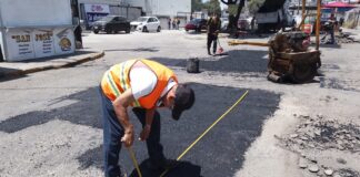 Contraloría supervisa 10 mil intervenciones de bacheo en Puebla capital