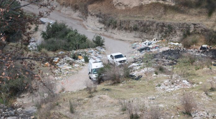 Maniatados y con disparos, abandonan dos cuerpos en barranca de Puebla