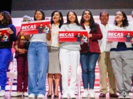 San Pedro Cholula entrega 500 cheques de Beca Quetzalcóatl a estudiantes