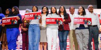 San Pedro Cholula entrega 500 cheques de Beca Quetzalcóatl a estudiantes