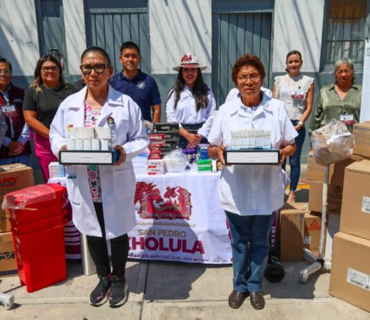 Tonantzin Fernández entrega medicamentos en CERESO de Cholula