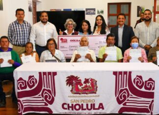 Tonantzin Fernández entrega apoyos a adultos mayores con problemas auditivos