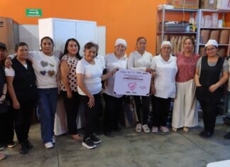 DIF Cuautlancingo entrega equipamiento a comedor escolar en Almecatla