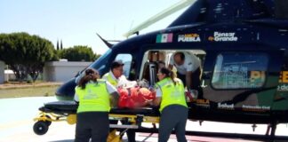 Ambulancia aérea traslada a joven por complicaciones poscesárea