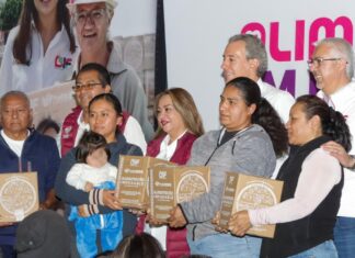 DIF Puebla Capital entrega apoyos alimenticios en Xochimehuacan